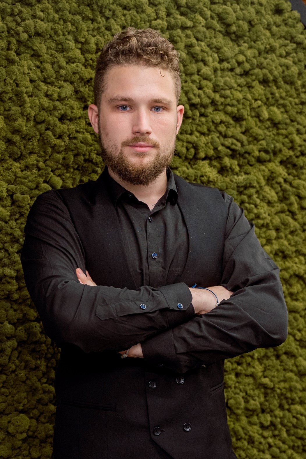 Хохлов Николай Владимирович.