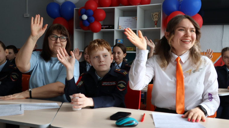 В нашей школе прошел телемост с крымской школой «Я-ты-он-она-вместе целая страна».