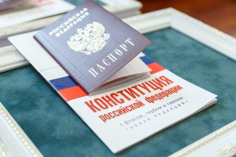 Два ученика нашей школы получили паспорта от главы Республики Коми.